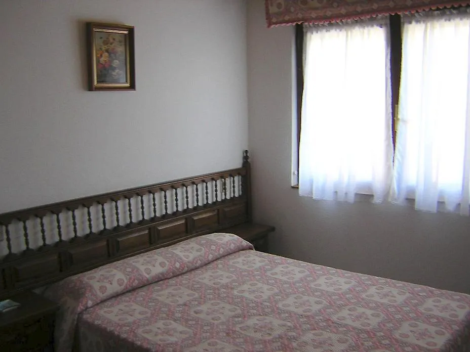 Posada Casa De Julia Parbayon 0*,  İspanya